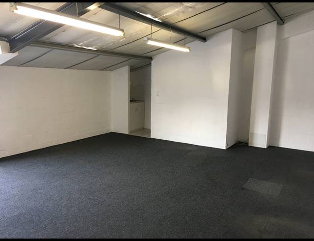 42M² OFFICE TO LET IN OKAVANGO PARK